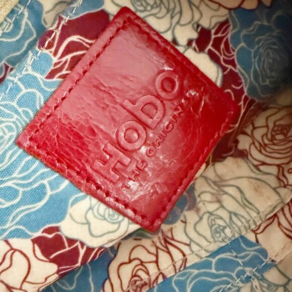 HOBO | Vida Coral Pink Clutch Wallet Wristlet Bag Zip Closure | 10"x5.25" - Picture 7 of 7